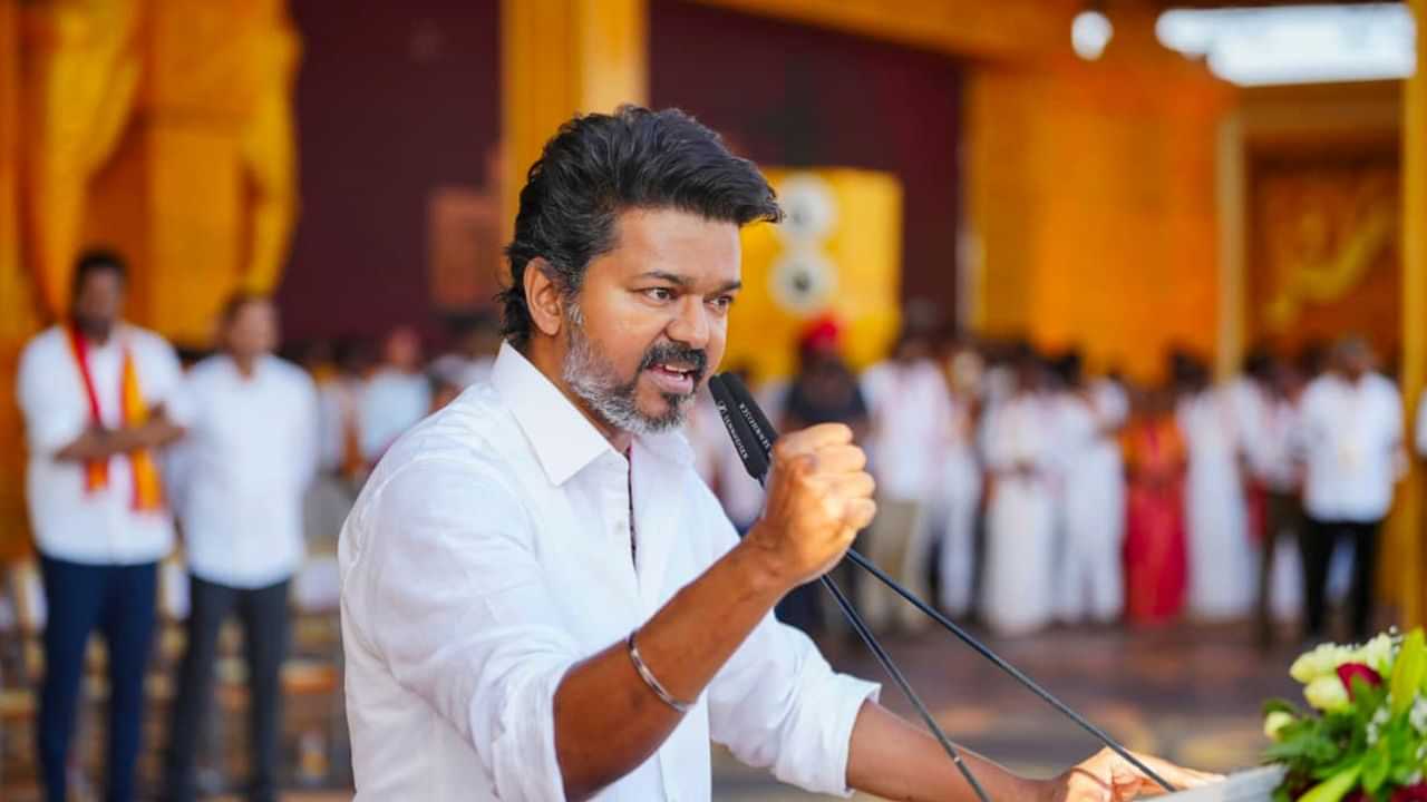 தமிழக வெற்றிக் கழக தலைவர் விஜய் சுற்றுப்பயணம்.. முதல் இடத்திலேயே செக் வைத்த காவல்துறை.. தமிழக வெற்றிக் கழக தலைவர் விஜய் சுற்றுப்பயணம்.. முதல் இடத்திலேயே செக் வைத்த காவல்துறை..