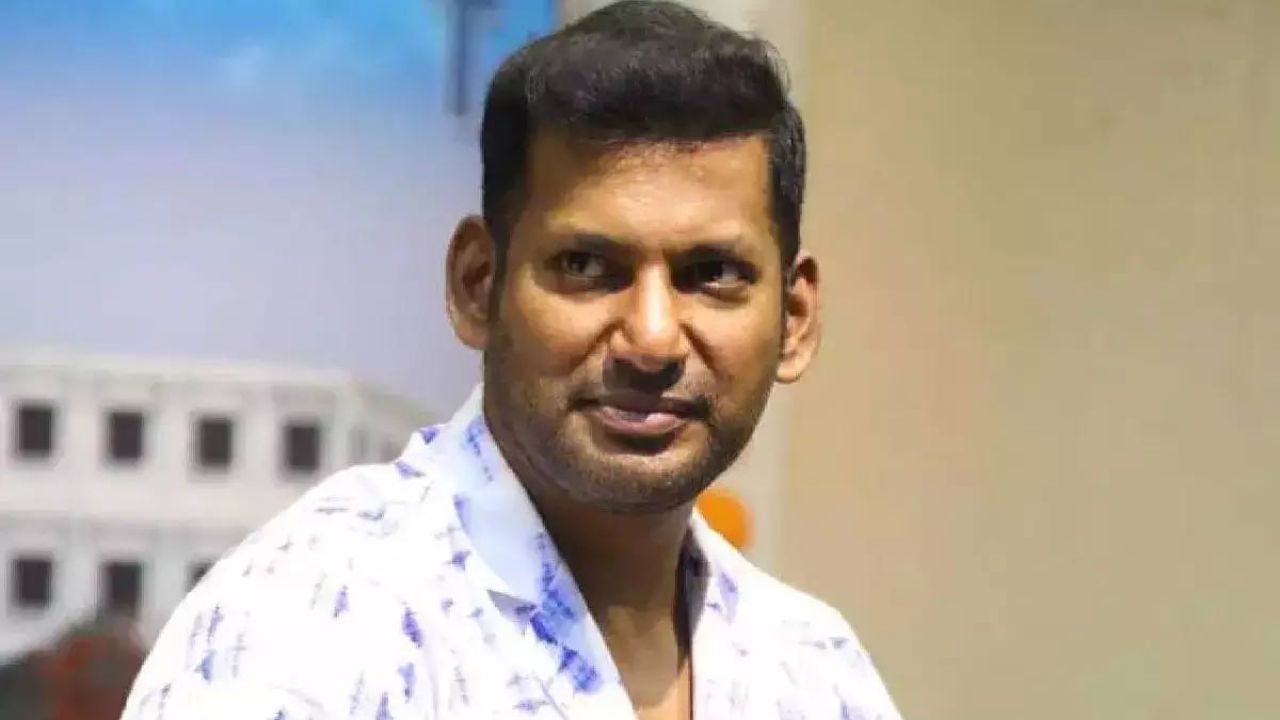 என் குடும்பமே 3 வேலை சாப்பிட நீங்கதான் காரணம் – நடிகர் விஷால் என் குடும்பமே 3 வேலை சாப்பிட நீங்கதான் காரணம் – நடிகர் விஷால்