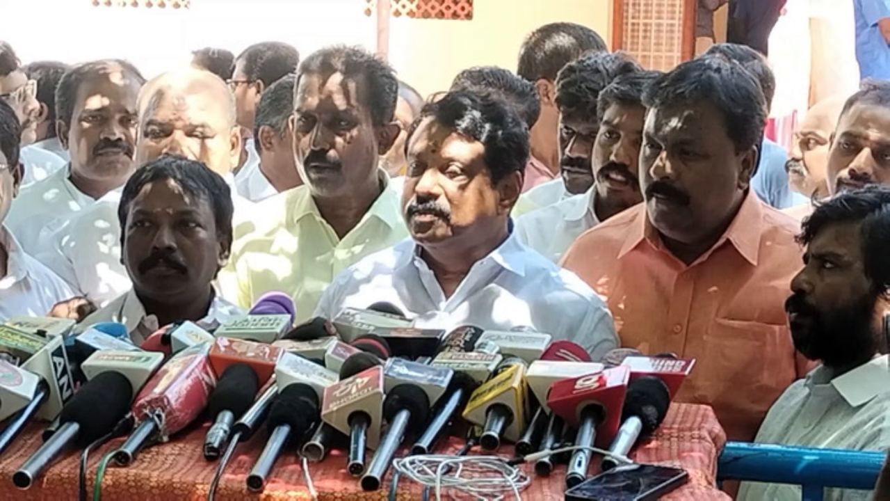 கரூர் கூட்ட நெரிசல் உயிரிழப்புக்கு காவல்துறையே காரணம் - நயினார் நாகேந்திரன் கரூர் கூட்ட நெரிசல் உயிரிழப்புக்கு காவல்துறையே காரணம் - நயினார் நாகேந்திரன்