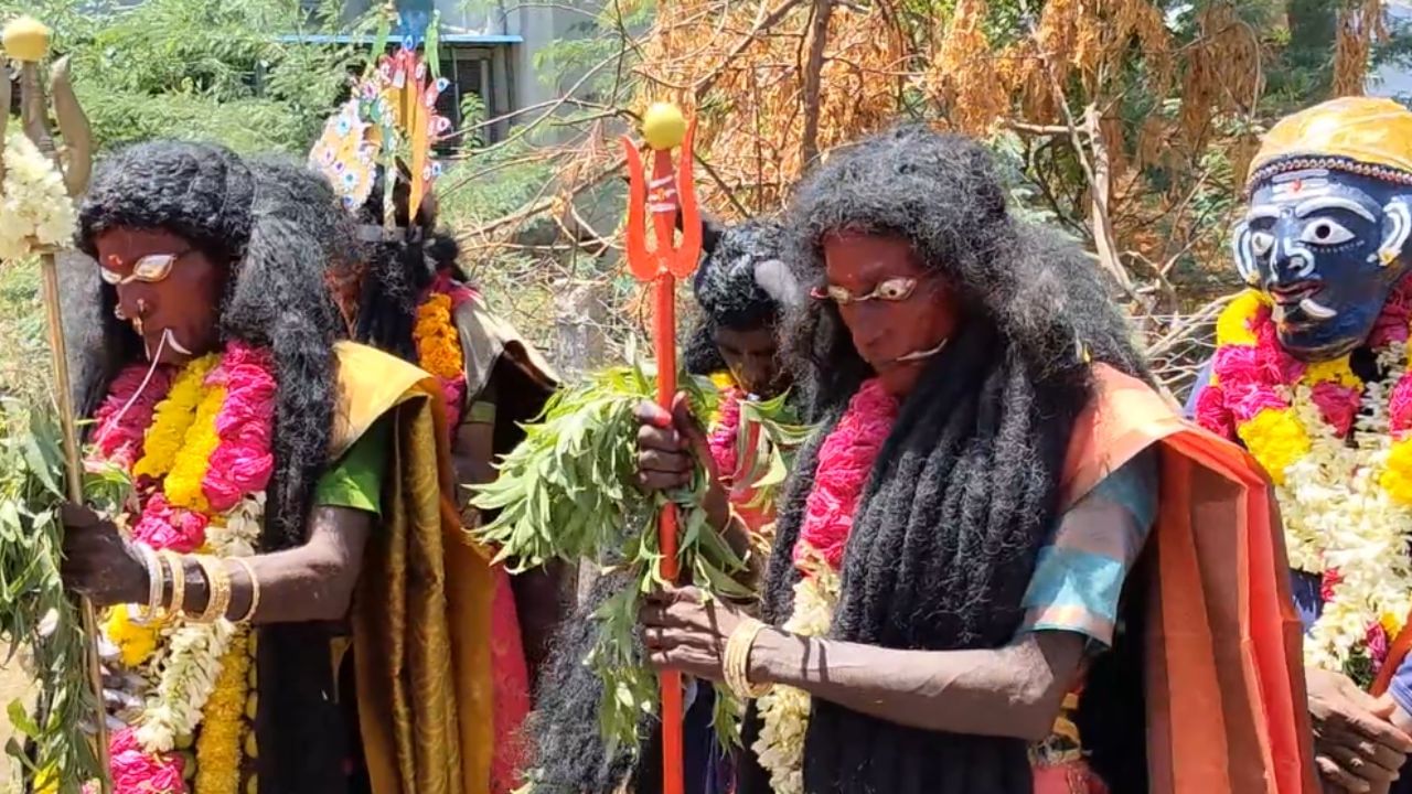 குலசேகரப்பட்டினத்தில் களைக்கட்டிய தசரா பண்டிகை!