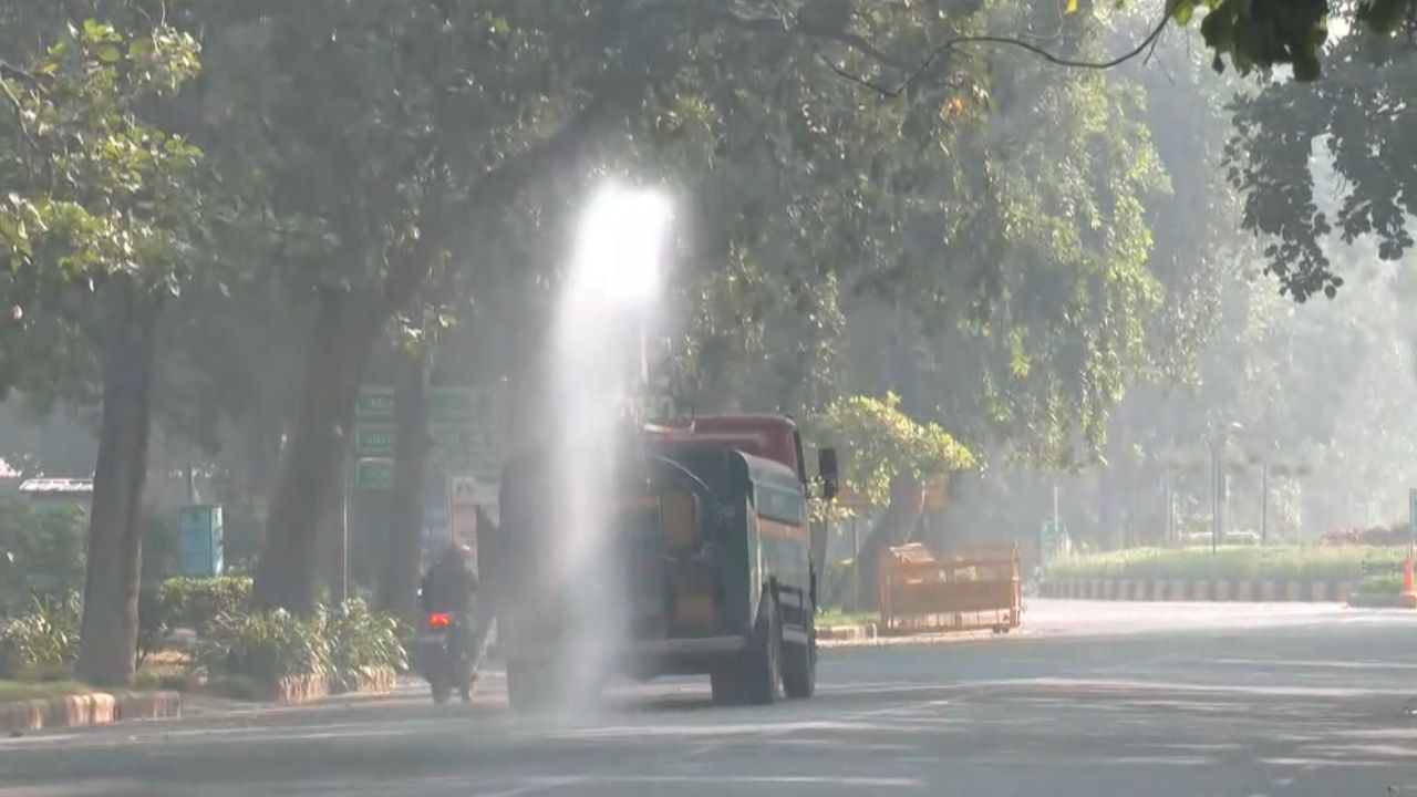 டெல்லியில் மோசமடைந்த காற்று மாசு.. பொதுமக்கள் அவதி!