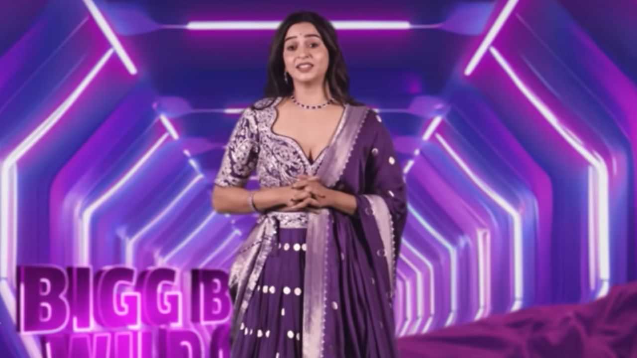 பிக்பாஸ் வீட்டிற்குள் வைல்ட்கார்ட் போட்டியாளராக நுழைந்த திவ்யா கணேஷ் - வைரலாகும் வீடியோ! பிக்பாஸ் வீட்டிற்குள் வைல்ட்கார்ட் போட்டியாளராக நுழைந்த திவ்யா கணேஷ் - வைரலாகும் வீடியோ!