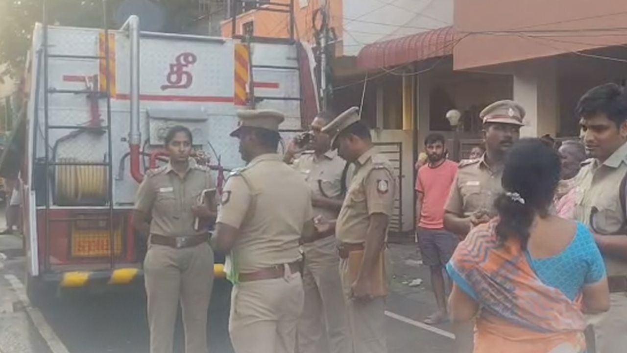 இரவில் வீட்டில் உறங்கியபோது தீ விபத்து.. பெண் பலி! செல்போன் சார்ஜர் காரணமா? இரவில் வீட்டில் உறங்கியபோது தீ விபத்து.. பெண் பலி! செல்போன் சார்ஜர் காரணமா?