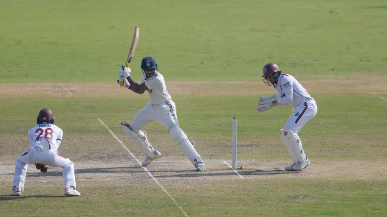 IND vs WI Test: வீழ்ந்த வெஸ்ட் இண்டீஸ்.. கேப்டனாக இந்திய மண்ணில் டெஸ்ட் தொடரை வென்ற கில்! IND vs WI Test: வீழ்ந்த வெஸ்ட் இண்டீஸ்.. கேப்டனாக இந்திய மண்ணில் டெஸ்ட் தொடரை வென்ற கில்!