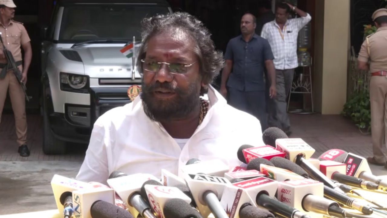 பாஜகவுடன் விஜய்க்கு கூட்டா..? கருணாஸ் கடுமையான விமர்சனம்!