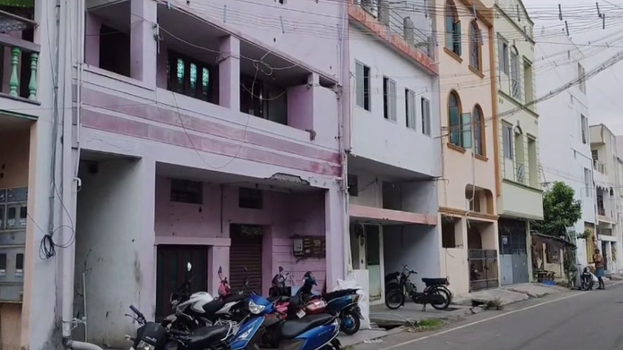 கரூர் துயர சம்பவம்! பாதிக்கப்பட்ட குடும்பத்தினருக்கு காசோலை வழக்கிய செந்தில் பாலாஜி..! கரூர் துயர சம்பவம்! பாதிக்கப்பட்ட குடும்பத்தினருக்கு காசோலை வழக்கிய செந்தில் பாலாஜி..!