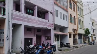 கரூரில் பாதிக்கப்பட்டோருக்கு காசோலை வழக்கிய செந்தில் பாலாஜி! கரூரில் பாதிக்கப்பட்டோருக்கு காசோலை வழக்கிய செந்தில் பாலாஜி!