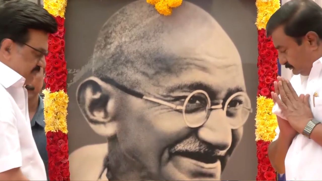 காந்திஜி பிறந்ததினம்.. மரியாதை செய்த முதலமைச்சர் ஸ்டாலின்!