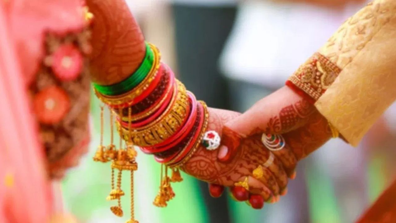 Marriage Astrology: குரு மற்றும் சுக்கிரனின் பொருத்தம்.. திருமணம் கைகூடும் ராசிகள்! Marriage Astrology: குரு மற்றும் சுக்கிரனின் பொருத்தம்.. திருமணம் கைகூடும் ராசிகள்!