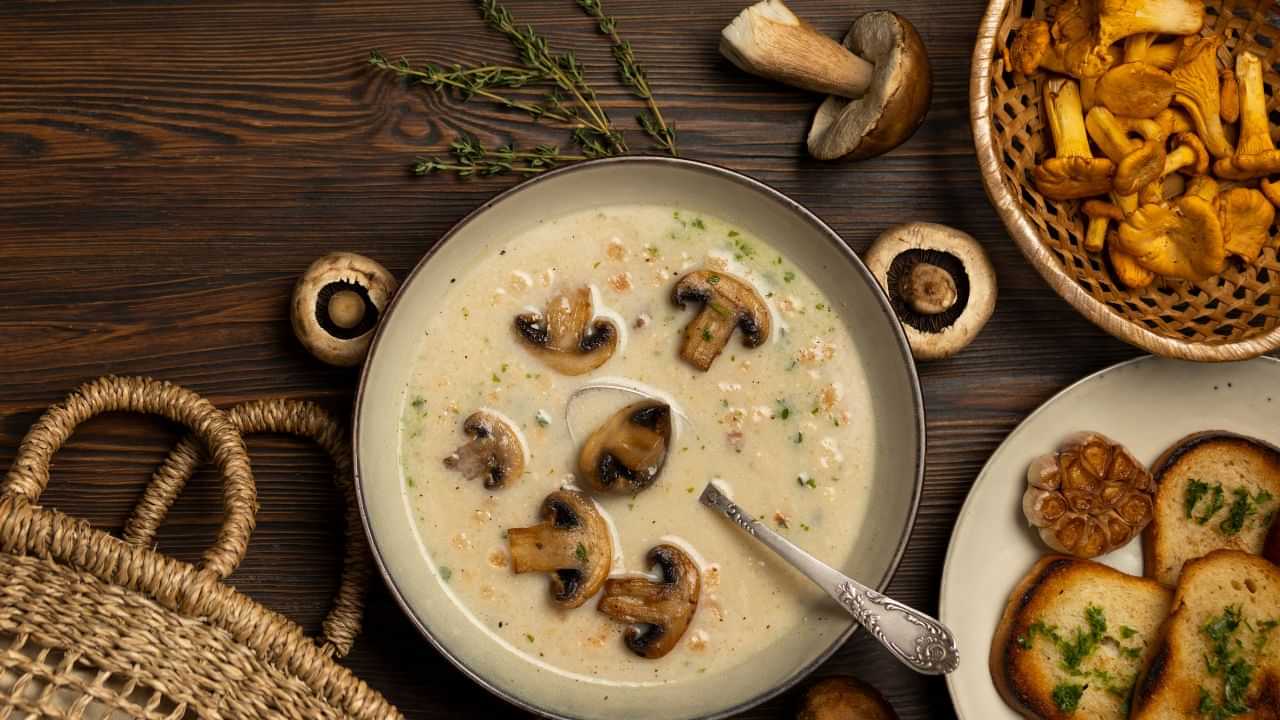 Food Recipe: மழைக்காலத்தில் மகத்தான ரெசிபி.. ஆரோக்கியமான காளான் சூப் செய்வது எப்படி? Food Recipe: மழைக்காலத்தில் மகத்தான ரெசிபி.. ஆரோக்கியமான காளான் சூப் செய்வது எப்படி?