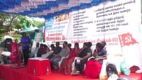 தனியார்மயமாக்குவதற்கு துப்புரவுத் தொழிலாளர்கள் எதிர்ப்பு..! தனியார்மயமாக்குவதற்கு துப்புரவுத் தொழிலாளர்கள் எதிர்ப்பு..!...