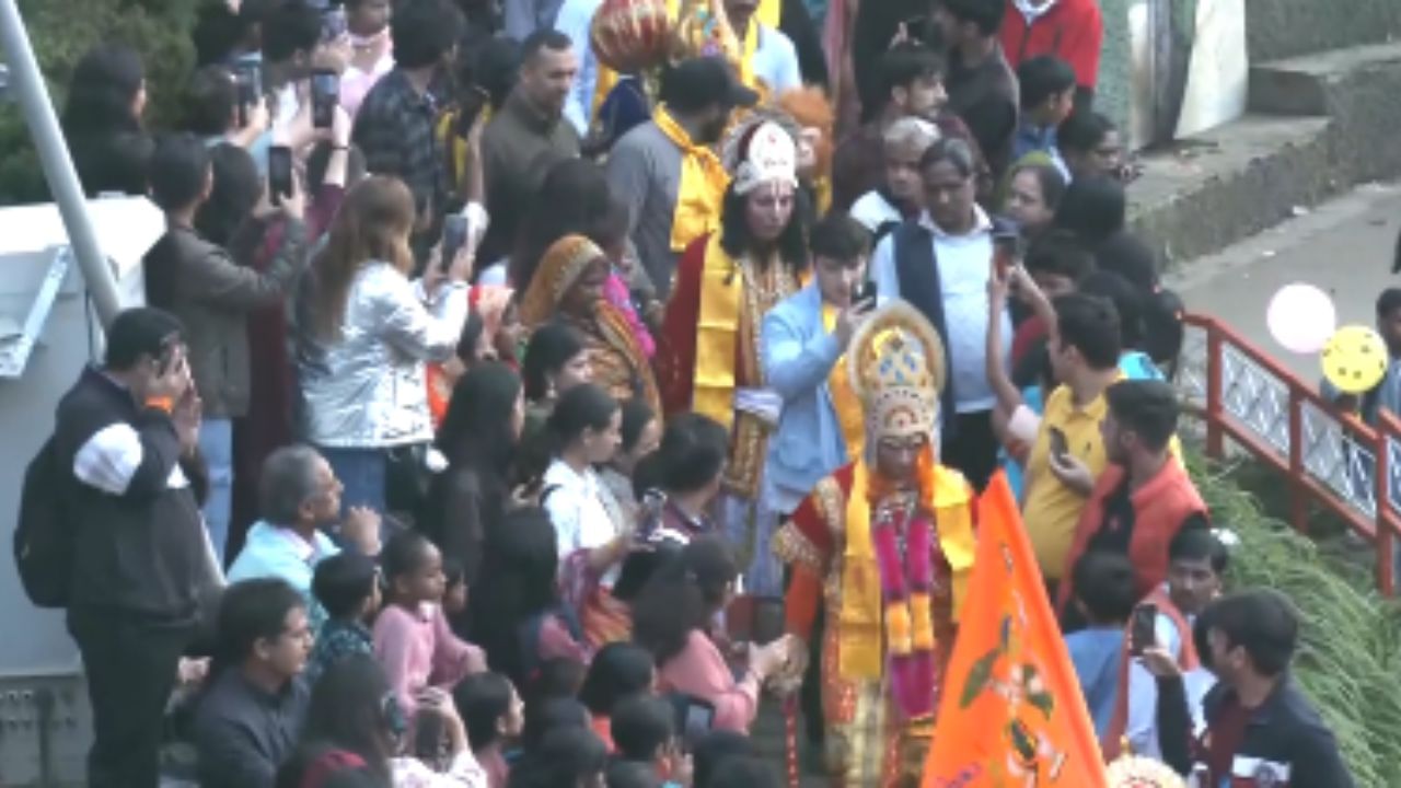 சிம்லாவில் கோலாகலமாக நடந்த தசரா கொண்டாட்டம்... பக்தர்கள் பங்கேற்பு