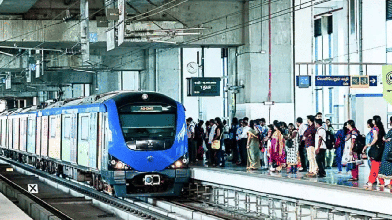 தீபாவளி ஸ்பெஷல்! 10 நிமிடங்களுக்கு ஒரு மெட்ரோ ரயில் – சென்னை மெட்ரோ அறிவிப்பு தீபாவளி ஸ்பெஷல்! 10 நிமிடங்களுக்கு ஒரு மெட்ரோ ரயில் – சென்னை மெட்ரோ அறிவிப்பு