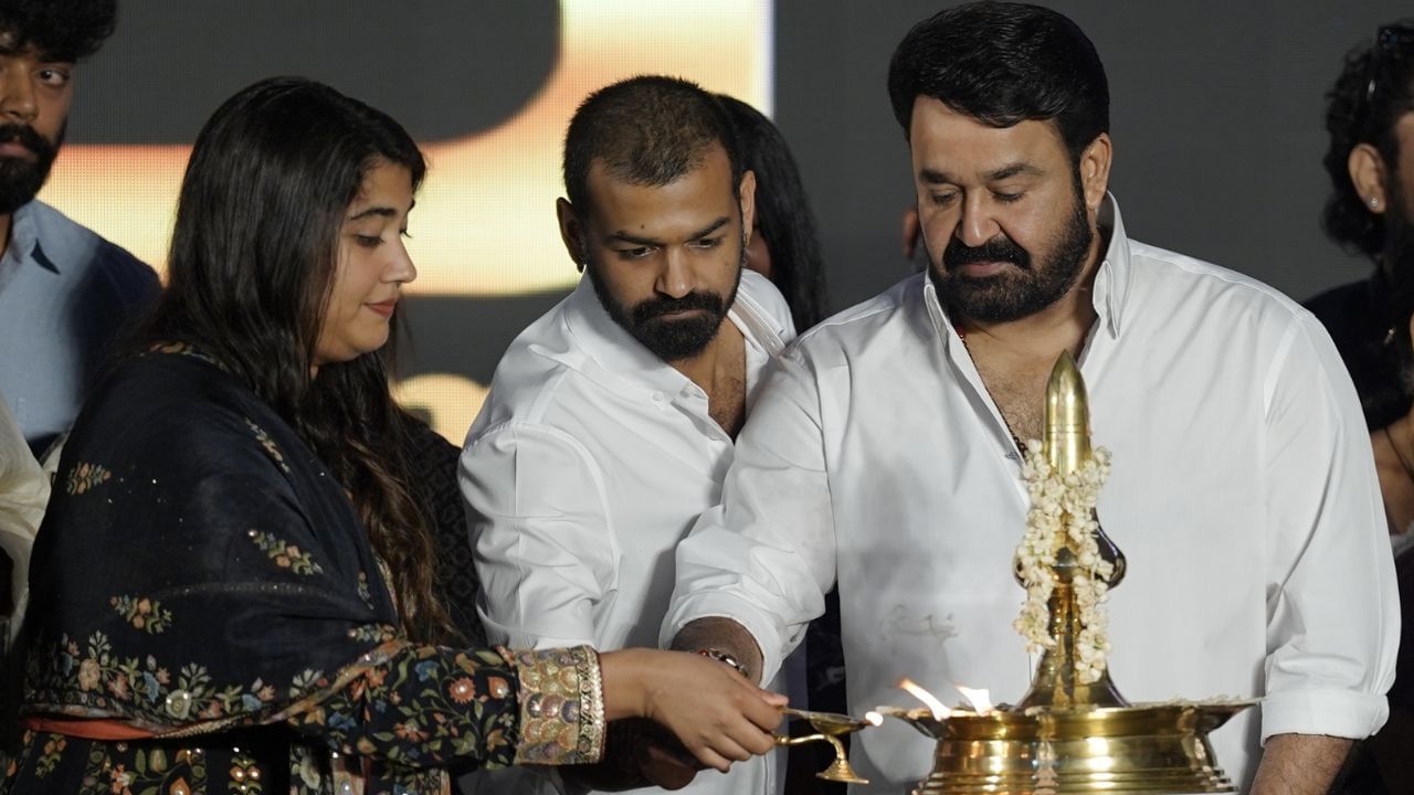 மோகன்லாலின் மகள் நாயகியாகும் படத்தின் ஷூட்டிங் பூஜையுடன் தொடங்கியது மோகன்லாலின் மகள் நாயகியாகும் படத்தின் ஷூட்டிங் பூஜையுடன் தொடங்கியது