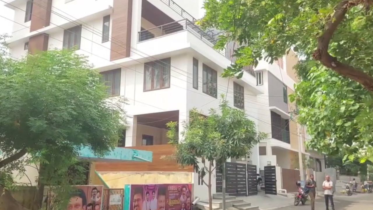 திருச்சியில் பரபரப்பு! அமைச்சர்கள் கே.என். நேரு, அன்பில் மகேஷ் வீட்டில் வெடிகுண்டு மிரட்டல்..!