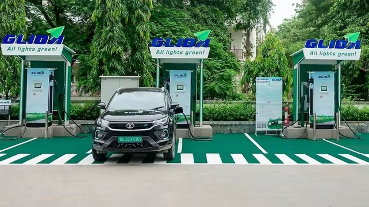 குடியிருப்பு, வணிக இடங்களில் மின்சார வாகன சார்ஜிங் வசதி கட்டாயம்.. தமிழக அரசு உத்தரவு