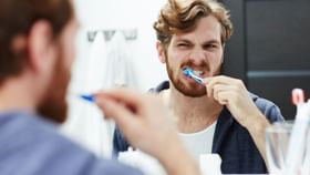 Teeth Care Tips: அழுத்தி தேய்த்தால் பல் சுத்தமாகுமா? எச்சரிக்கும் மருத்துவர் ஜனனி ஜெயபால்!...