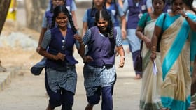 கனமழை எதிரொலி… புதுச்சேரி, காரைக்காலில் பள்ளிகளுக்கு மட்டும் விடுமுறை...