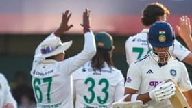 இந்தியாவை 408 ரன்கள் வித்தியாசத்தில் தோற்கடித்த தென்னாப்பிரிக்கா!...