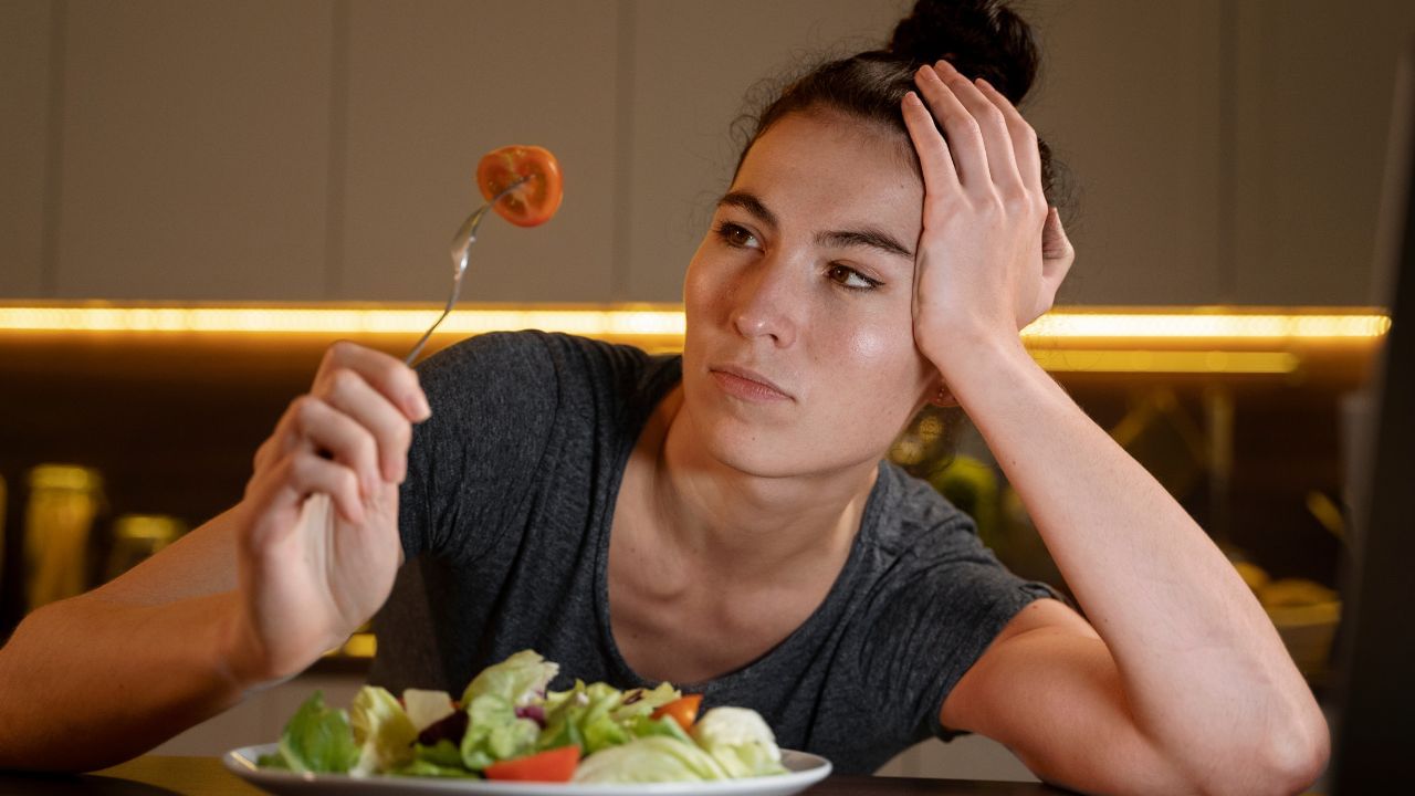 Loss Of Appetite: பசி எடுக்கவில்லையா? சாப்பிட பிடிக்கலையா? இதற்கு காரணம் என்ன?