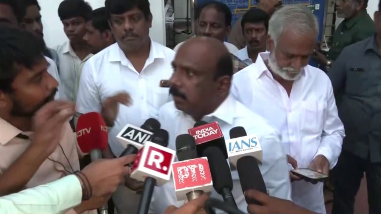 திமுகவில் இணைந்த முன்னாள் அதிமுக எம்.எல்.ஏ மனோஜ் பாண்டியன்..!