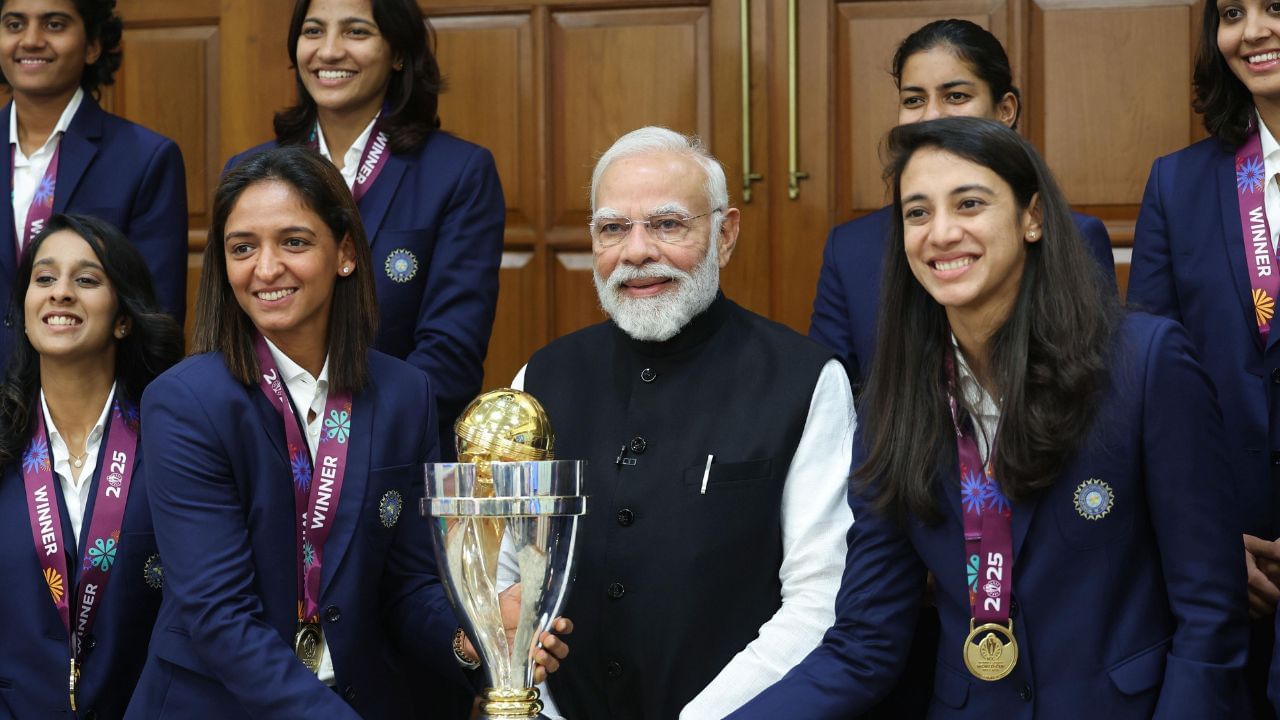 கேட்ச் முதல் ஃபிட்னஸ் வரை.. இந்திய மகளிர் கிரிக்கெட் அணியிடம் கலந்துரையாடிய பிரதமர் மோடி!