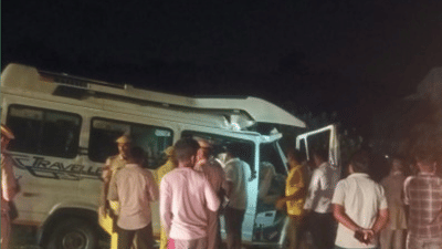 பேருந்து தீப்பிடித்து எரிந்து விபத்து - 18 பேர் பலியான சோகம்