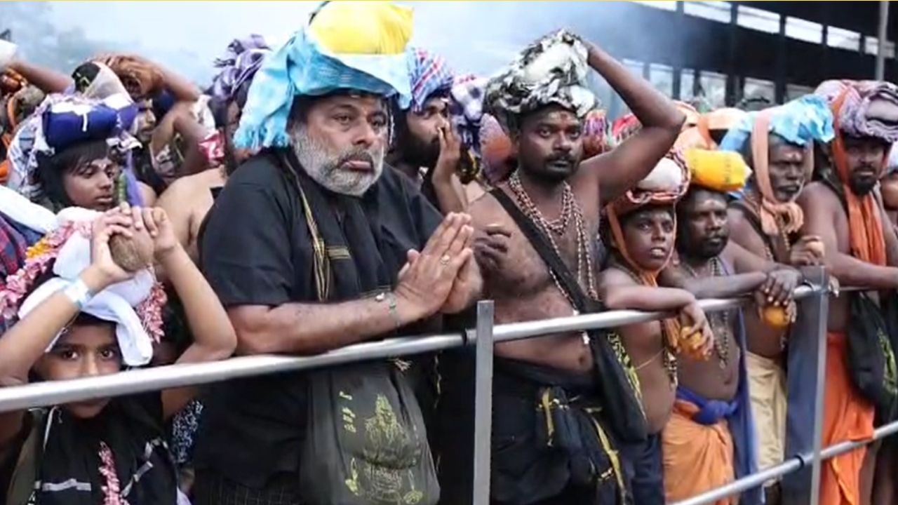 ஆயிரக்கணக்கில் சமரிமலைக்கு படையெடுக்கும் பக்தர்கள்.. அலைமோதும் கூட்டம்!