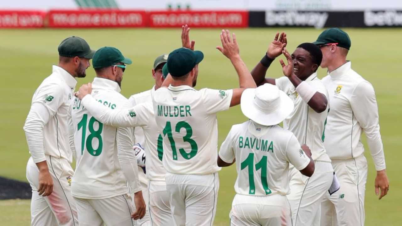 IND vs SA 2nd Test: இந்தியா - தென்னாப்பிரிக்கா டெஸ்டில் சிக்கல்.. மேலும் 3 வீரர்கள் மருத்துவமனை அனுமதி..! IND vs SA 2nd Test: இந்தியா - தென்னாப்பிரிக்கா டெஸ்டில் சிக்கல்.. மேலும் 3 வீரர்கள் மருத்துவமனை அனுமதி..!