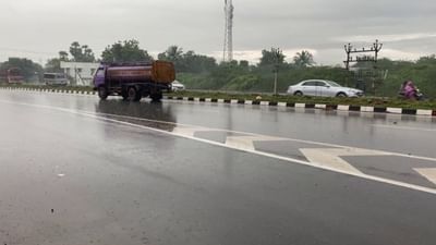 தூத்துக்குடி கொட்டும் கனமழை.. சாலைகளில் தேங்கிய தண்ணீர்..!