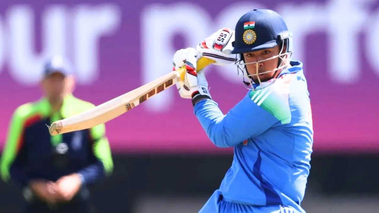 32 பந்துகளில் அதிரடி சதம்... 14 வயது வீரர் வைபவ் சூர்யவன்ஷி வரலாற்று சாதனை! 32 பந்துகளில் அதிரடி சதம்... 14 வயது வீரர் வைபவ் சூர்யவன்ஷி வரலாற்று சாதனை!