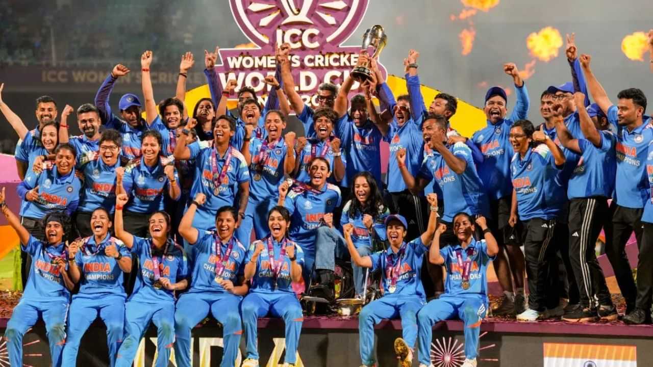 Women’s World Cup Final: இந்திய மகளிர் கிரிக்கெட் அணிக்கு பிசிசிஐ கொடுத்த இன்ப அதிர்ச்சி.. பரிசுத்தொகை எவ்வளவு தெரியுமா? Women’s World Cup Final: இந்திய மகளிர் கிரிக்கெட் அணிக்கு பிசிசிஐ கொடுத்த இன்ப அதிர்ச்சி.. பரிசுத்தொகை எவ்வளவு தெரியுமா?