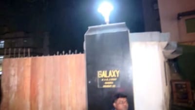 நடிகர் சல்மான் கான் பிறந்தநாள்.. நேரில் வாழ்த்திய பிரபலங்கள்!