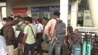 சென்னையில் 48 விமானங்கள் ரத்து.. சிக்கி தவிக்கும் விமான பயணிகள்!...