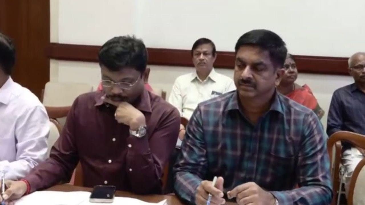 டெல்டாவில் கனமழையால் பயிர் சேதம்.. முதல்வர் ஸ்டாலின் ஆலோசனை!