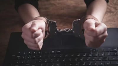 கஞ்சா புகைத்த மாணவர்: புகார் தெரிவித்த சிறுவர்கள் மீது தாக்குதல்