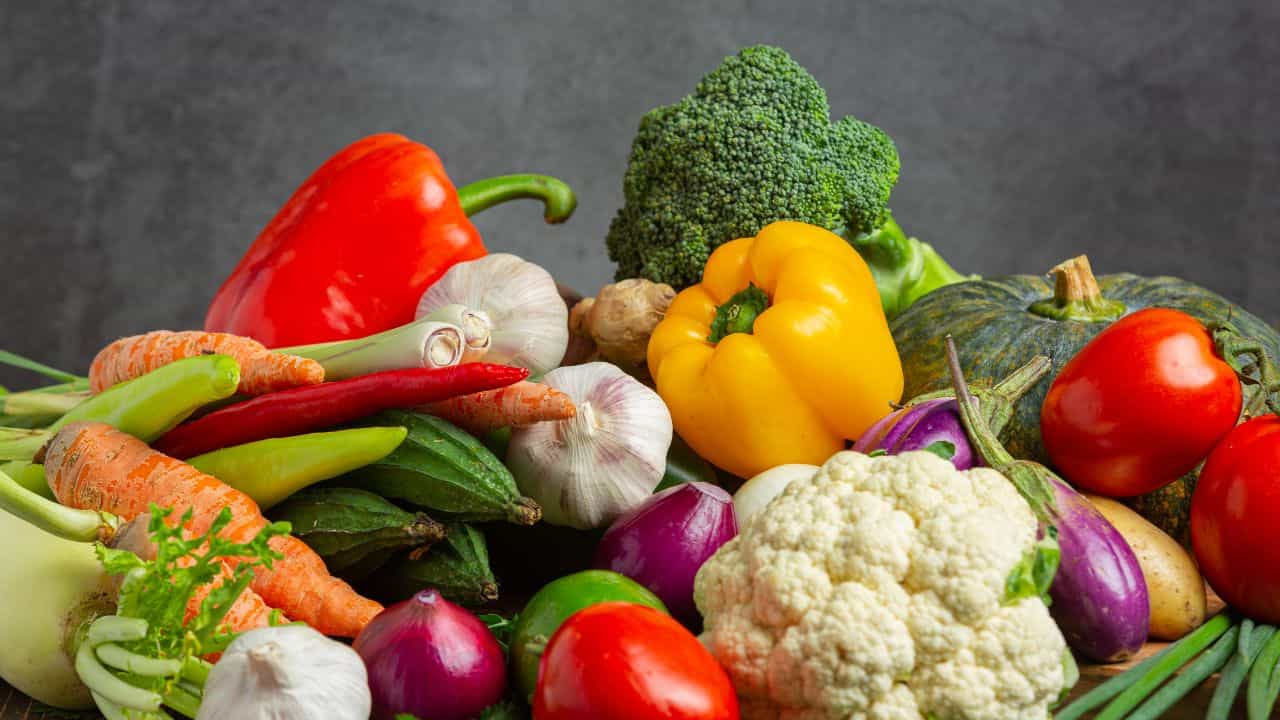 Vegetables Cleaning: காய்கறிகளை சரியான முறையில் கழுவுவது ஏன் முக்கியம்..? இது இவ்வளவு ஆபத்தானதா? Vegetables Cleaning: காய்கறிகளை சரியான முறையில் கழுவுவது ஏன் முக்கியம்..? இது இவ்வளவு ஆபத்தானதா?