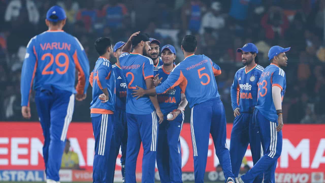 IND vs SA 2nd T20: முன்னிலை வகிக்குமா இந்தியா? முட்டுக்கட்டை போடுமா தென்னாப்பிரிக்கா? 2வது டி20 போட்டி எங்கு, எப்போது? IND vs SA 2nd T20: முன்னிலை வகிக்குமா இந்தியா? முட்டுக்கட்டை போடுமா தென்னாப்பிரிக்கா? 2வது டி20 போட்டி எங்கு, எப்போது?