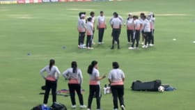 இந்தியா – இலங்கை இடையிலான 3வது டி20.. தீவிர பயிற்சியில் இந்திய மகளிர் அணி!