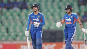 ரன்கள் வித்தியாசத்தில் இலங்கையை வீழ்த்தி இந்திய மகளிரணி அபார வெற்றி...