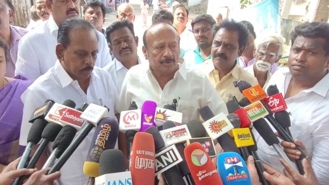 திராவிட மாடல் அரசு தனிநபர் வருமானத்தை அதிகரிப்பு.. எம்.ஆர்.கே பன்னீர்செல்வம் பெருமிதம்! திராவிட மாடல் அரசு தனிநபர் வருமானத்தை அதிகரிப்பு.. எம்.ஆர்.கே பன்னீர்செல்வம் பெருமிதம்!