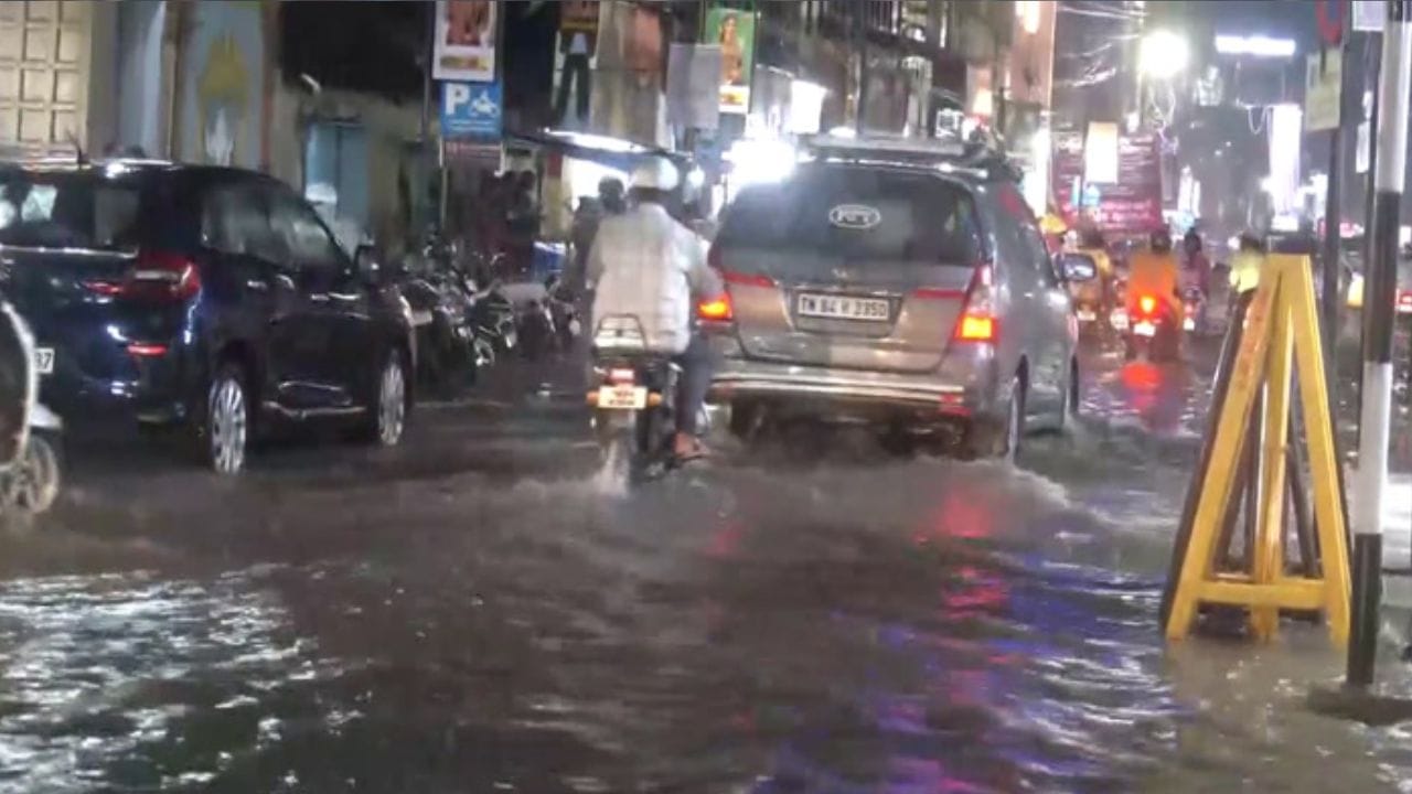 வெயிலுக்கு பின் மழை.. மதுரையில் மீண்டும் பொளந்த கனமழை..!