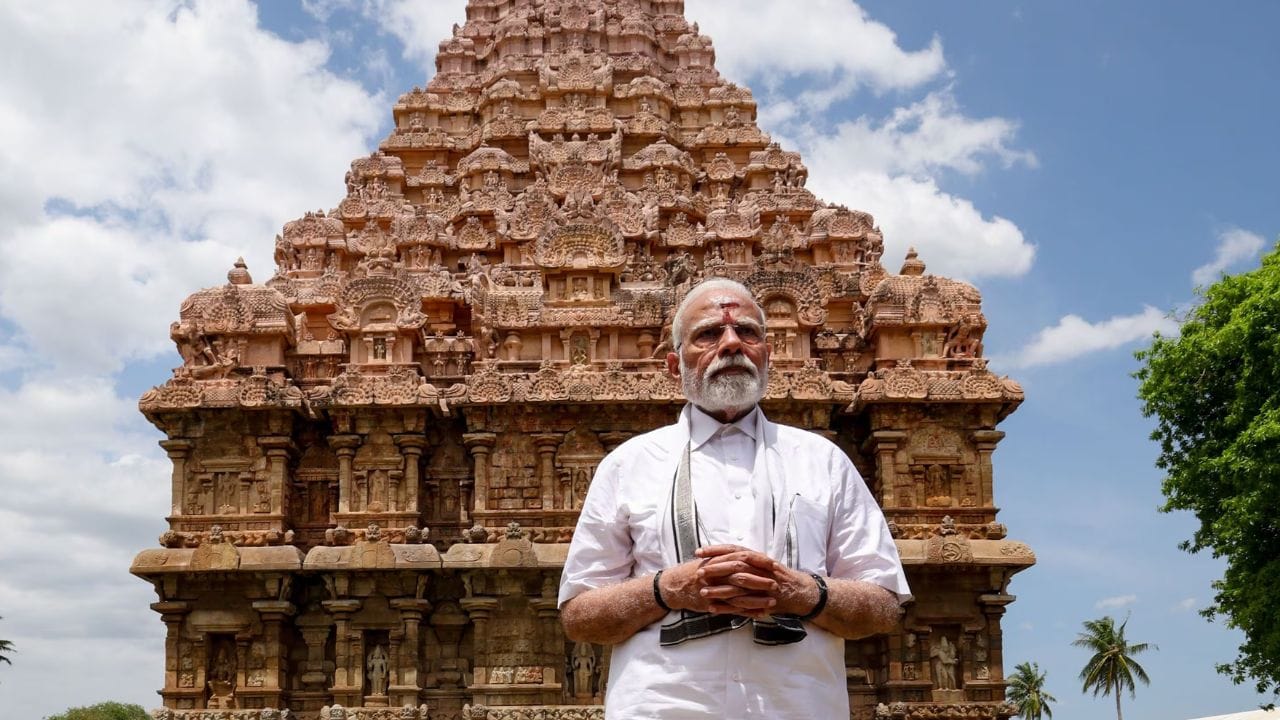 தமிழகத்தின் கங்கைகொண்ட சோழபுரம் கோயிலில் பிரதமர் மோடி பூஜை மற்றும் தரிசனம் செய்தார்