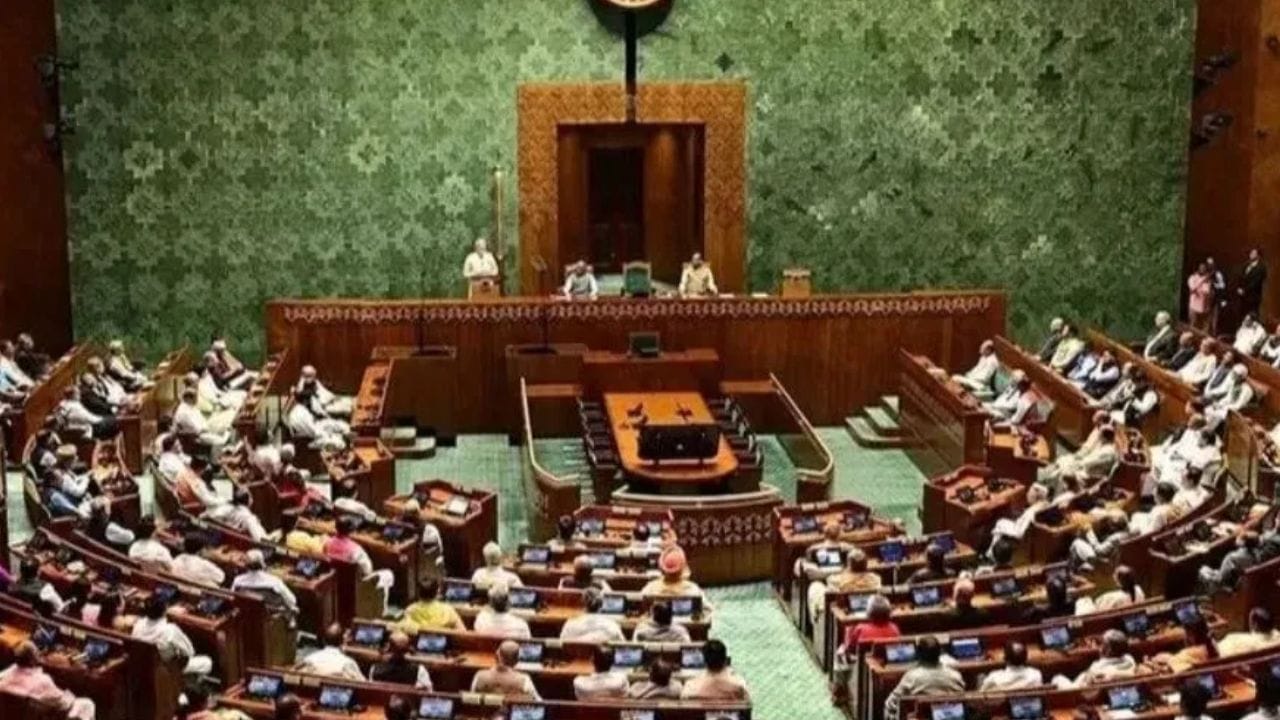 இன்று தொடங்கும் நாடாளுமன்ற குளிர்காலக் கூட்டத்தொடர்.. புயலை கிளப்புமா SIR?