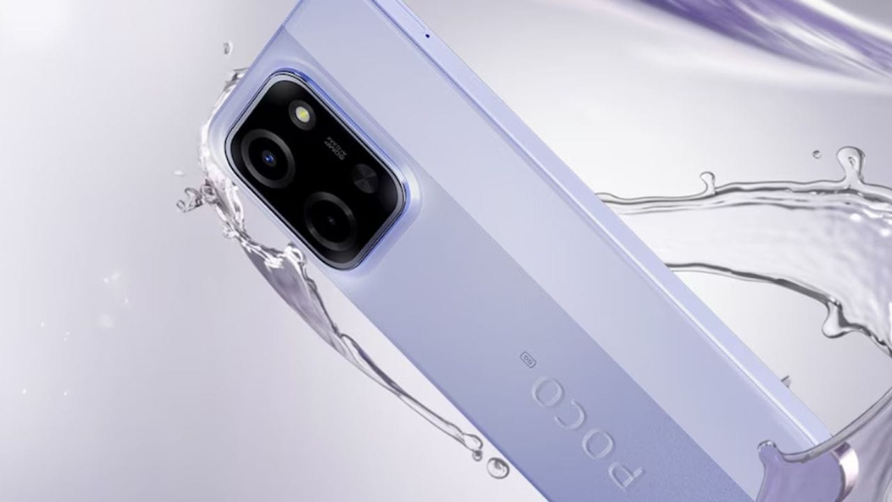 இந்த ஸ்மார்ட்போனில் 6,000 mAh சிலிக்கான் கார்பன் பேட்டரி கொடுக்கப்பட்டுள்ளது. இந்த ஸ்மார்ட்போனில் 33 வாட்ஸ் வயர்டு ஃபாஸ்ட் சார்ஜிங் அம்சம் உள்ளது. இதில் 10 வாட்ஸ் வரை ரிவர்ஸ் சார்ஜிங் செய்துக்கொள்ள முடியும். 