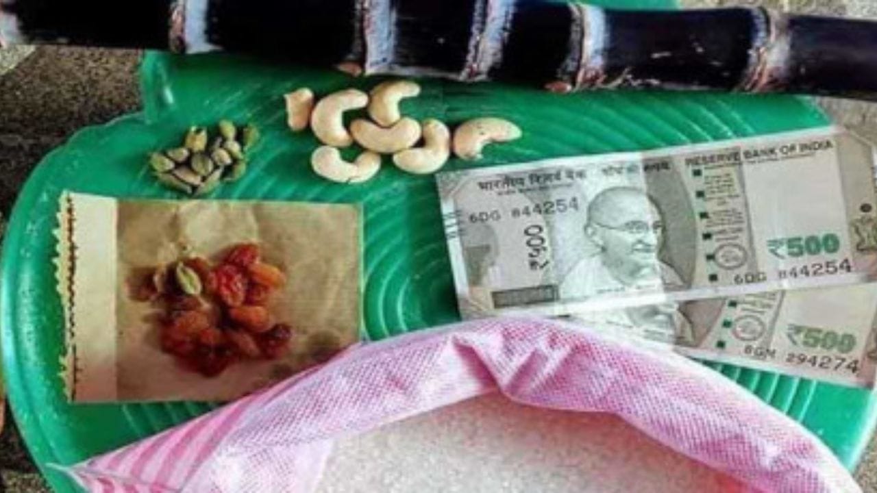 ஒவ்வொரு ஆண்டும் பொங்கல் பரிசுத்தொகை மாற்றமடையும். இந்த நிலையில், இந்த ஆண்டு பொங்கல் பரிசுத்தொகையாக ரூ.3,000 வழங்கப்பட உள்ளதாக தகவல் வெளியாகியுள்ளது. அதனுடன் தமிழகத்தில் உள்ள சுமார் 2.25 கோடி குடும்பங்களுக்கும் தலா ஒரு கிலோ பச்சரிசி, சர்க்கரை, கரும்பு உள்ளிட்ட பொருட்களும் வழங்கபட உள்ளதாக கூறப்பட்டுள்ளது.