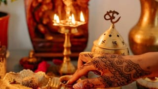 பூஜை அறை தவறுகள்.. இந்த விஷயங்களை மாற்றாவிட்டால் பிரார்த்தனை செய்தாலும் பலனில்லை!