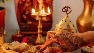 பூஜை அறை தவறுகள்.. இந்த விஷயங்களை உடனடியாக மாற்றுங்க