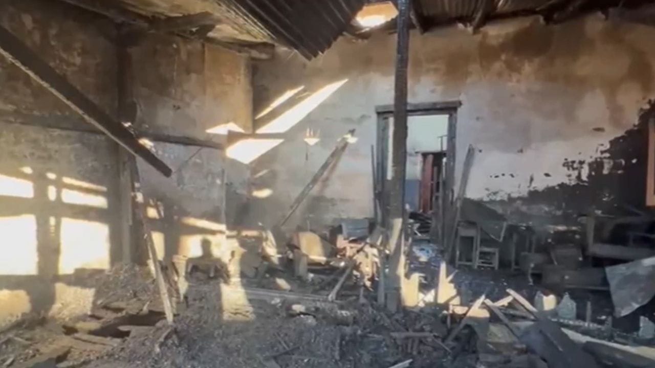 நைனிதால் ஷிஷு மந்திர் வித்யாலயாவில் பயங்கர தீ விபத்து! நைனிதால் ஷிஷு மந்திர் வித்யாலயாவில் பயங்கர தீ விபத்து!