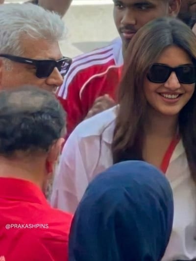 அஜித்துடன் செல்ஃபி எடுத்த ஸ்ரீலீலா